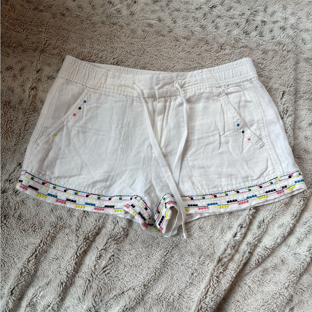 Lou & Grey Women's White Embroidered Shorts